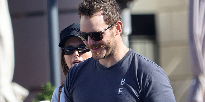 Photos: October 19 – Out for a coffee in Los Angeles